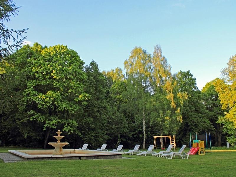 Hotel Ksiezycowy Dworek Кентшин Екстериор снимка