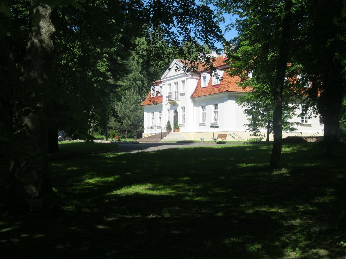 Hotel Ksiezycowy Dworek Кентшин Екстериор снимка